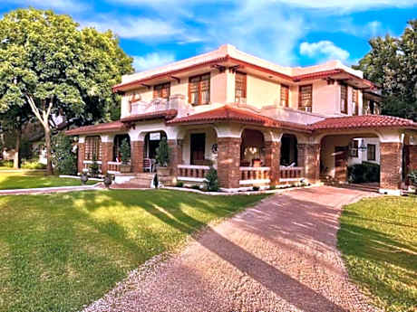 The Lancaster Manor Bed and Breakfast