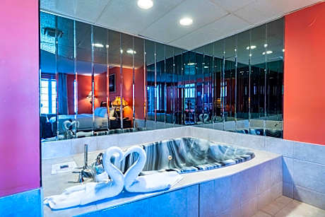 Studio with Spa Bath