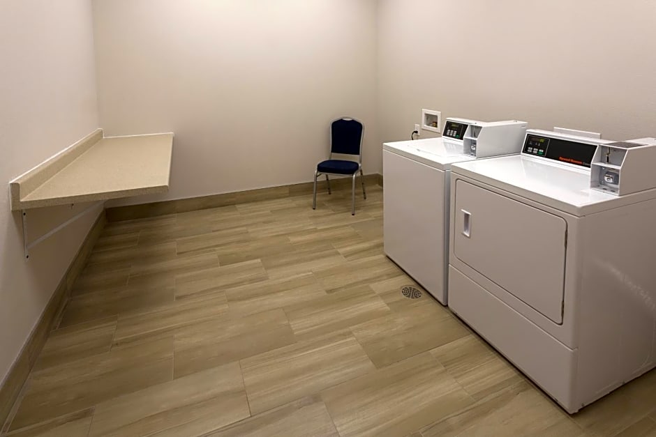 Holiday Inn Express & Suites Seattle South - Tukwila By IHG