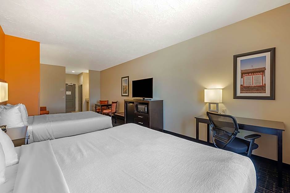Photo 1 of 4 of Multiple Beds Suite, Mobility Accessible, Roll in Shower