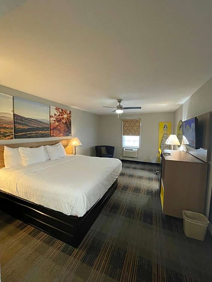 Days Inn by Wyndham Holladay