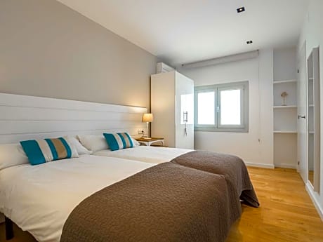 One-Bedroom Penthouse Apartment - Rambla Catalunya