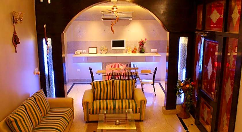 Silver Leaf Noida Hotel