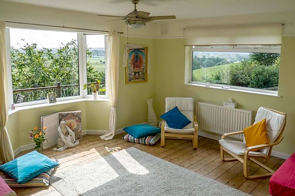 Healing Waters Sanctuary for Exclusive Private Hire and Self Catering Board, Vegetarian, Alcohol & Wifi Free Retreat in Glastonbury