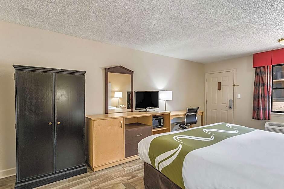 Quality Inn & Suites Hot Springs-Lake Hamilton