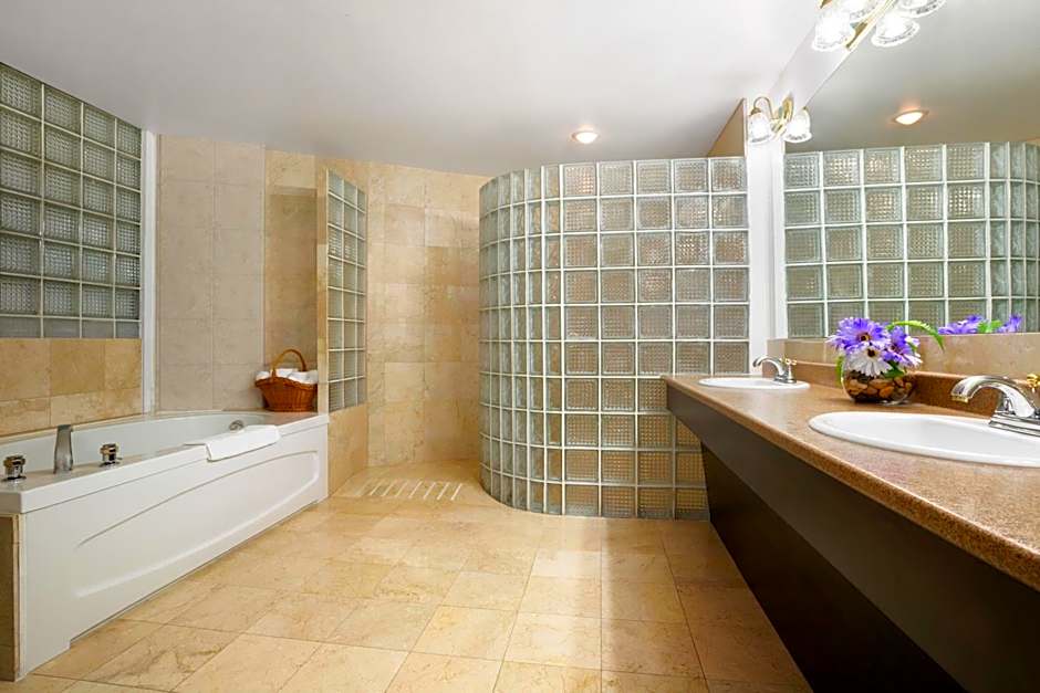 Days Inn & Suites by Wyndham North Bay Downtown