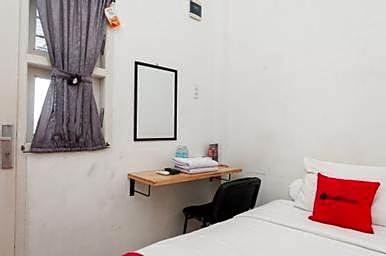 RedDoorz Syariah near RSUD Zainoel Abidin Banda Aceh