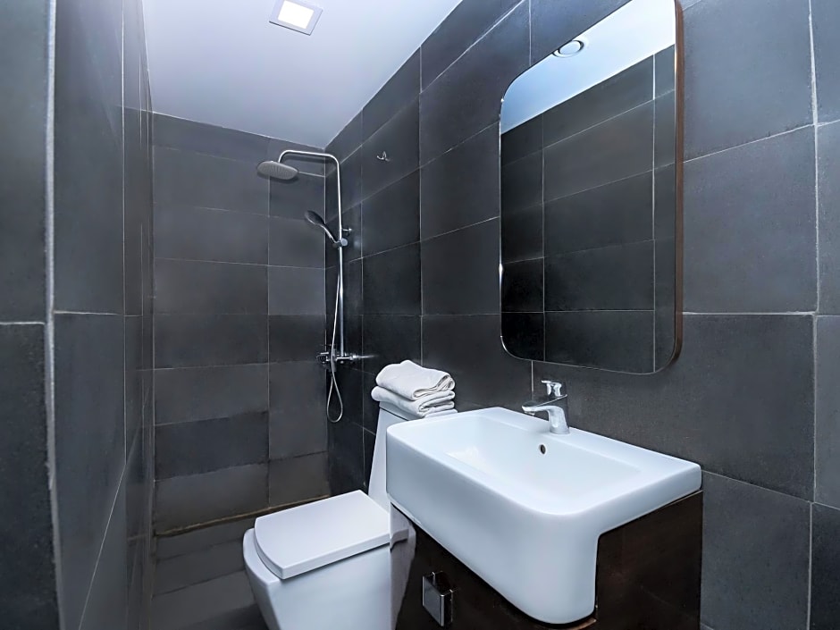 Super OYO 977 Hong Kong Suites