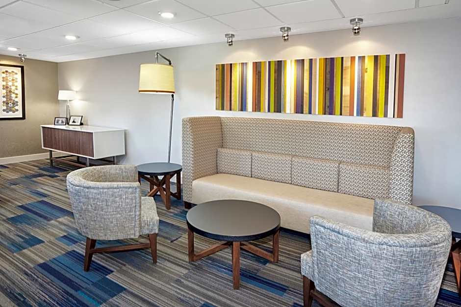 Holiday Inn Express Sheboygan-Kohler / I-43 By IHG