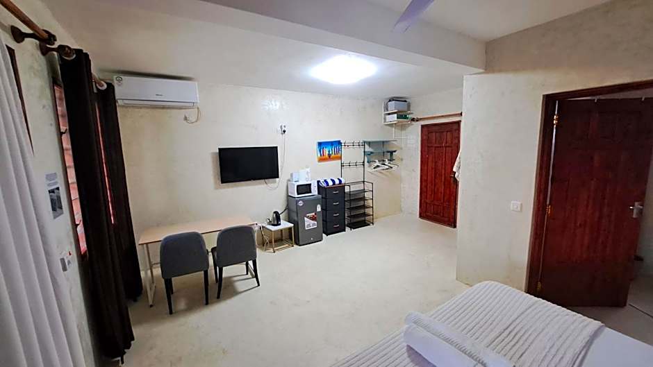Kaleb's Beachfront Serviced Studio Apartments