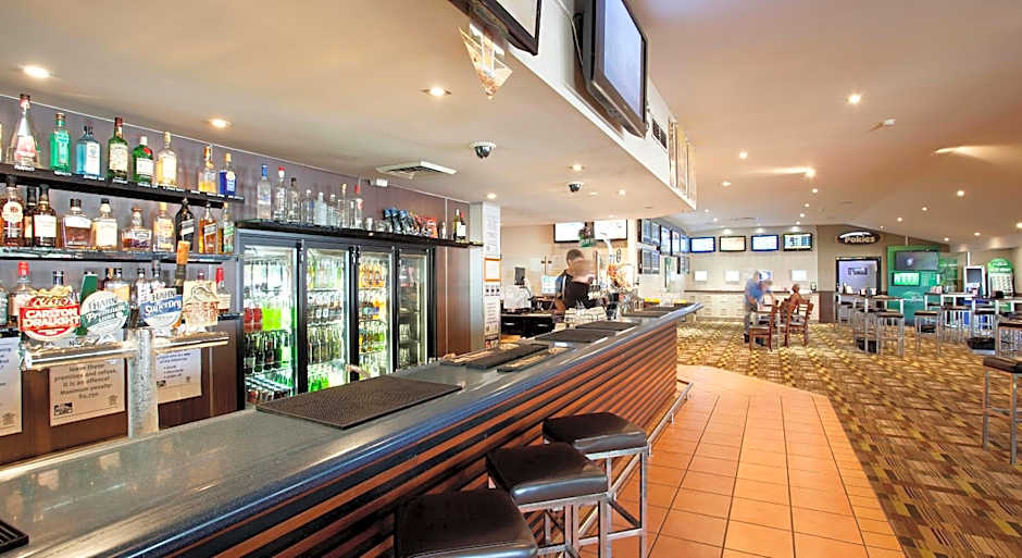 Nightcap at Edge Hill Tavern