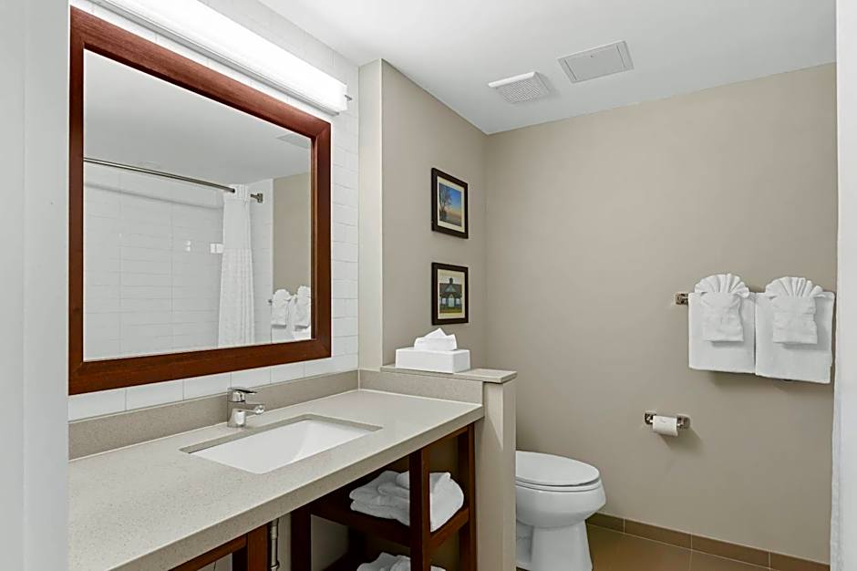 Comfort Inn & Suites