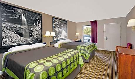 Queen Room with Two Queen Beds - Smoking