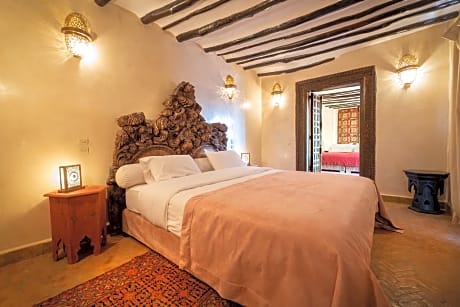 Suite-Royal-Ensuite with Bath-Balcony