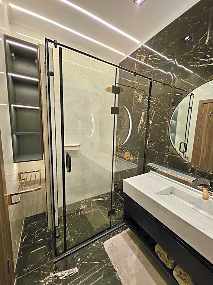 New Cairo's Poolside Oasis