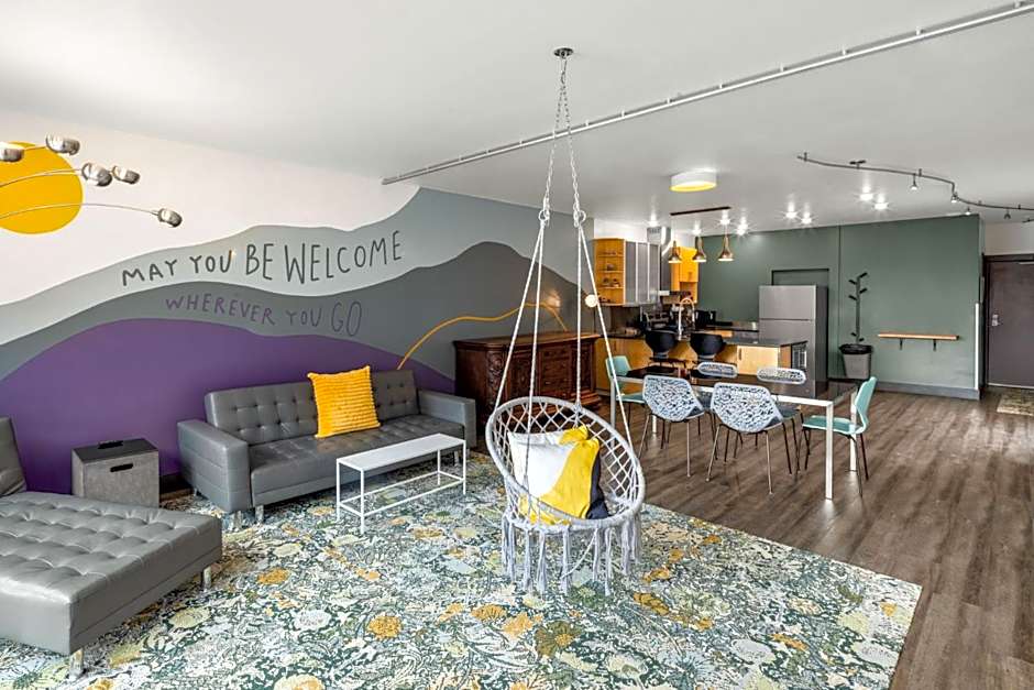 Silverbow Inn Hotel & Suites