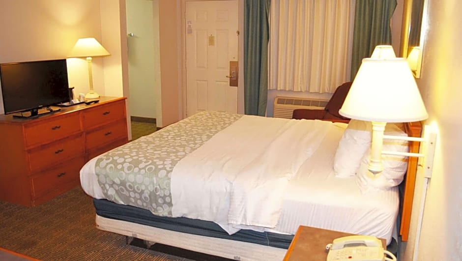 Magnuson Hotel Texarkana