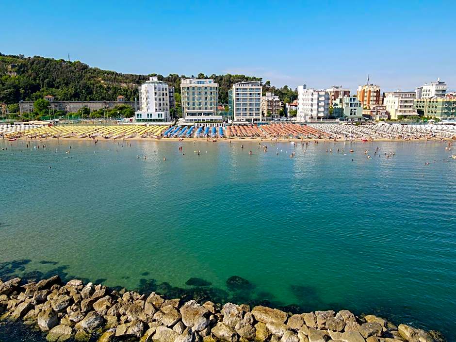 Nautilus Family Hotel