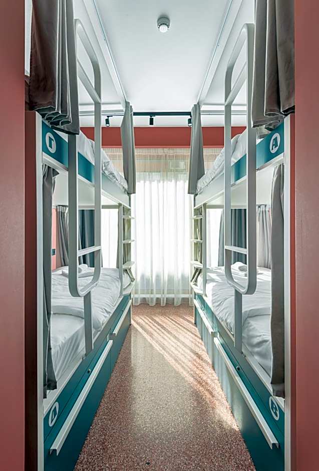 Zeus is Loose Hostel