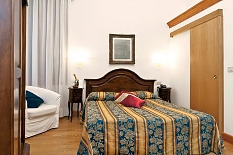 Deluxe Double Room with Canal View