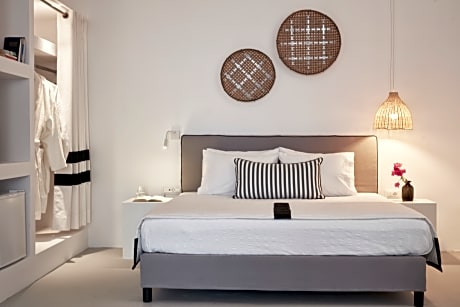 Friends & Family Suite Surrounding View