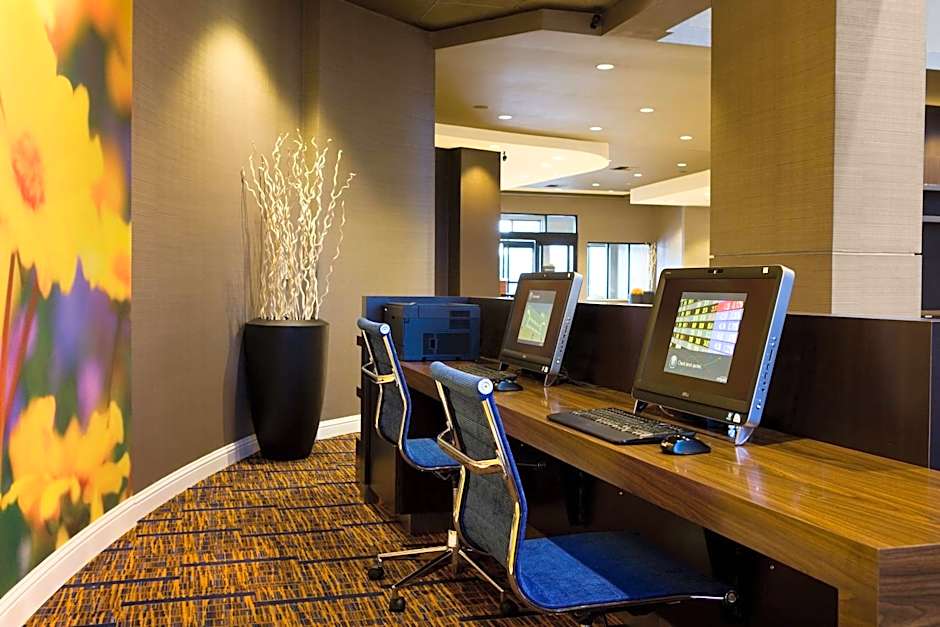 Courtyard by Marriott Newark Silicon Valley