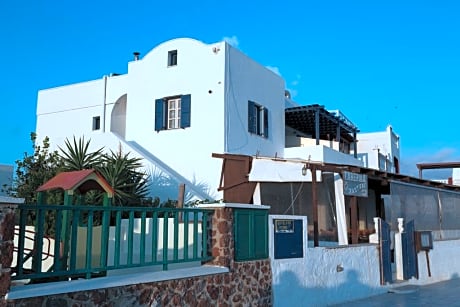 Stelios Rooms Golden View