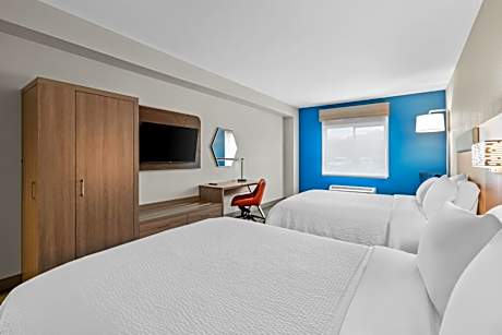 Standard Room with Two Queen Beds