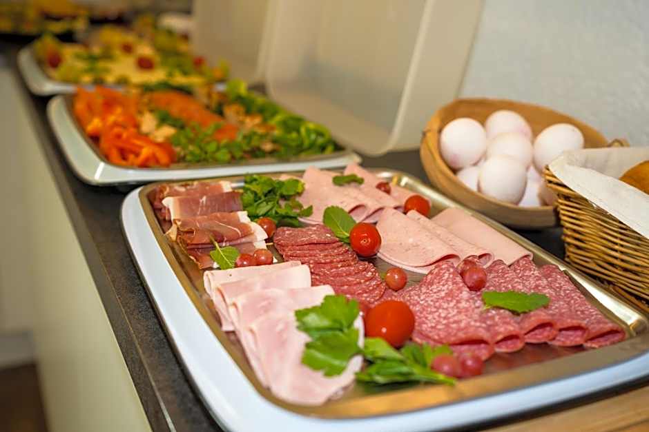 B&B Outlet Hotel - Metzingen - Bad Urach - Free Parking