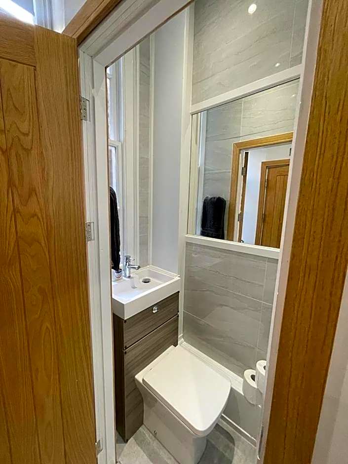 Belvedere Aparthotel - 83 Mount Pleasant