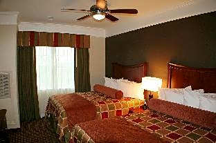 King Suite with Bath Tub and Sofa Bed - Disability/Non-Smoking