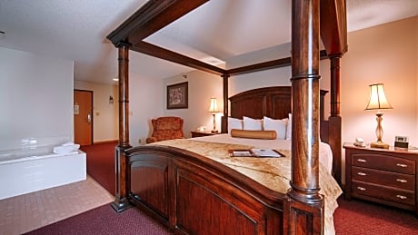 Suite-1 King Bed, Non-Smoking, Whirlpool, Microwave And Refrigerator, High Speed Internet Access, Fu