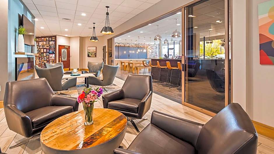 The Rushmore Hotel & Suites; BW Premier Collection