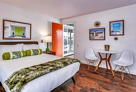 Queen Room with Balcony