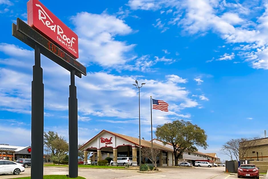 Red Roof Inn & Suites Irving - DFW Airport South