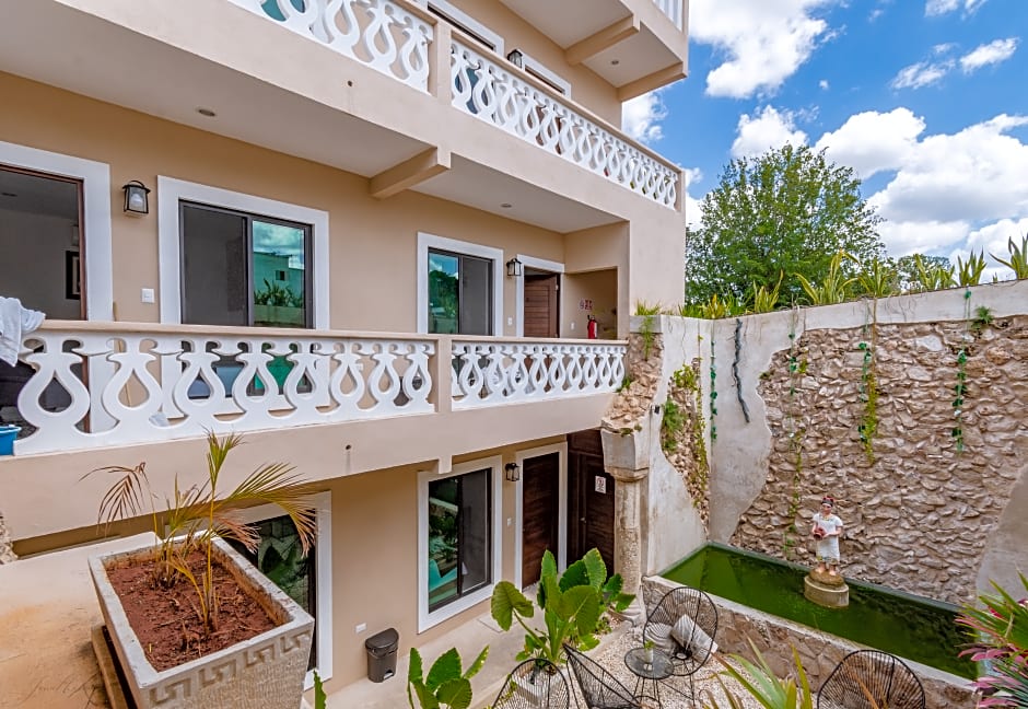 Hotel Colonial Zaci by GuruHotel