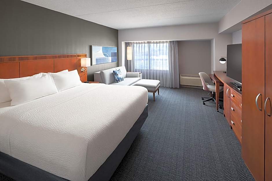 Courtyard by Marriott Shelton