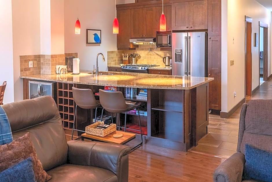 Luxurious 901 Condos by Fernie Central Reservations
