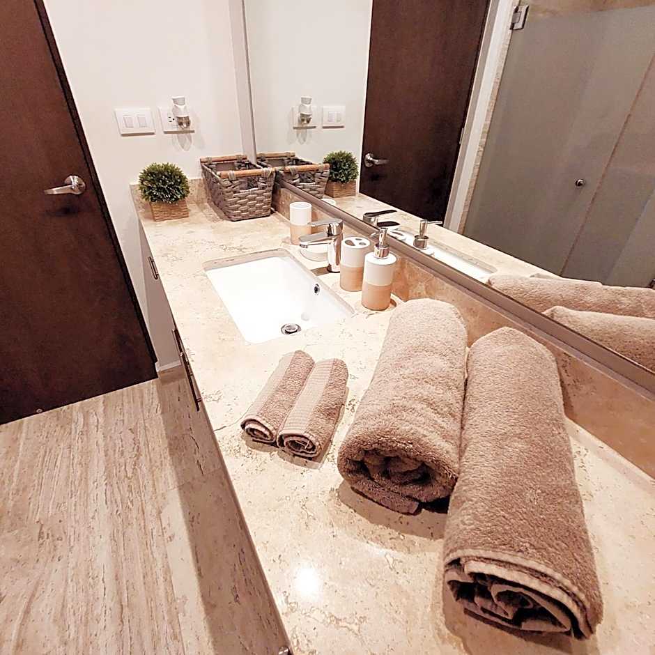 'Syrena Luxury Caribbean' Heart of Playa del Carmen - Fast Wi-fi - Sea Views