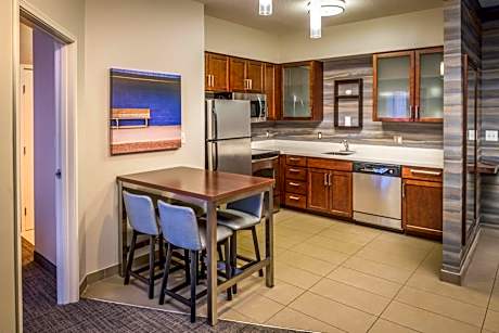 Two-Bedroom King Suite with Roll-In Shower - Mobility/Hearing Accessible