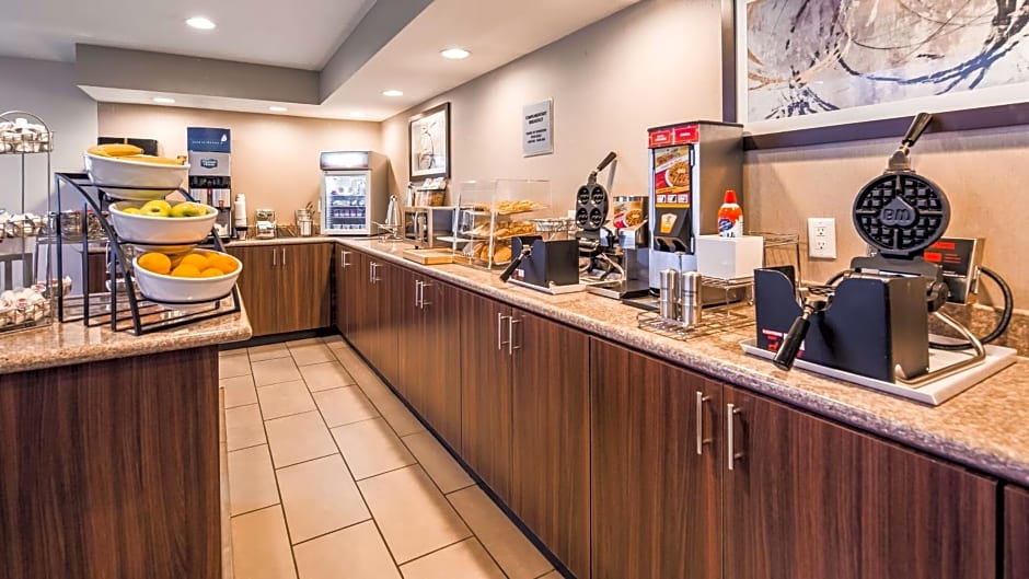Best Western Plus Liverpool - Syracuse Inn & Suites