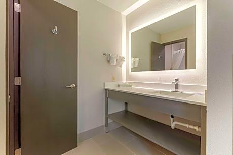 1 King Bed, 1 Room Suite, Kitchenette, Nonsmoking