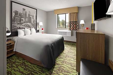 Queen Room - Disability Access/Non-Smoking