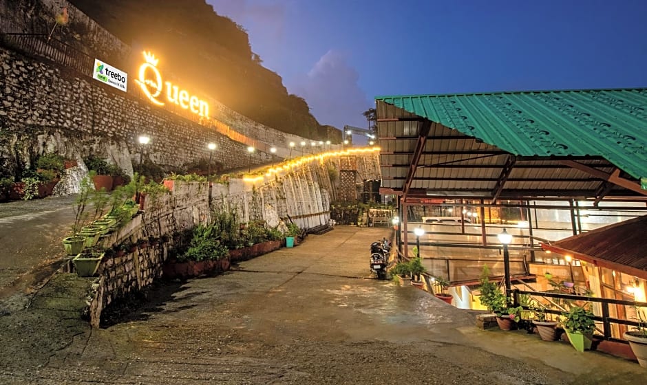 Treebo Premium Queen Of Hills Near Mall Road