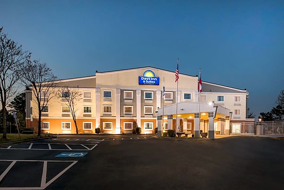 Days Inn & Suites by Wyndham Union City