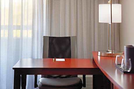 King Suite with Sofa Bed - Hearing Accessible