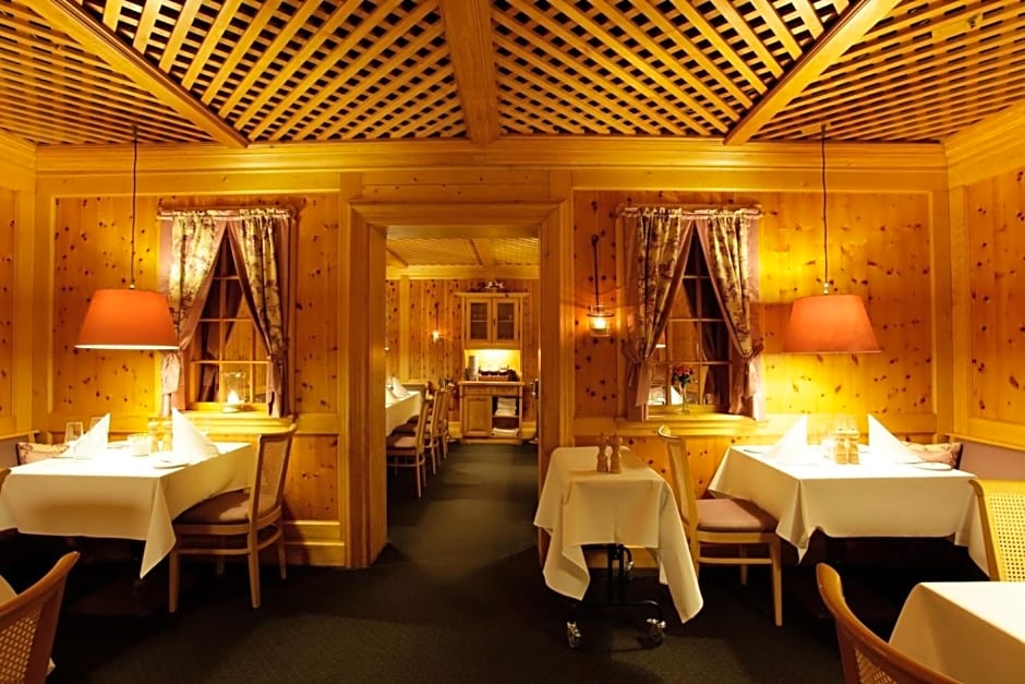 Hotel Gude