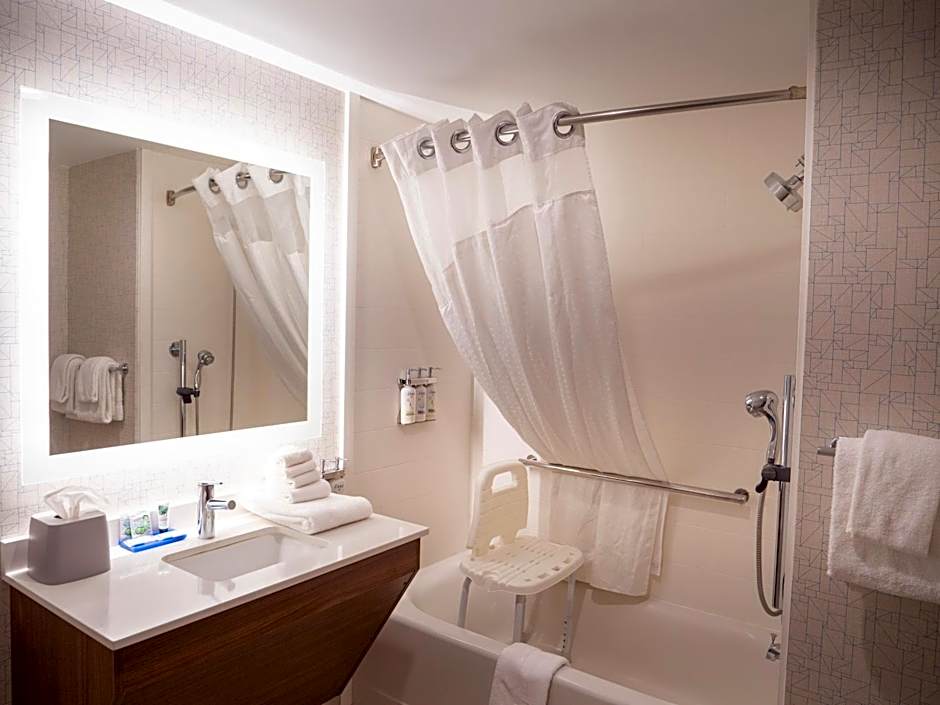 Holiday Inn Express & Suites Greenville Airport By IHG