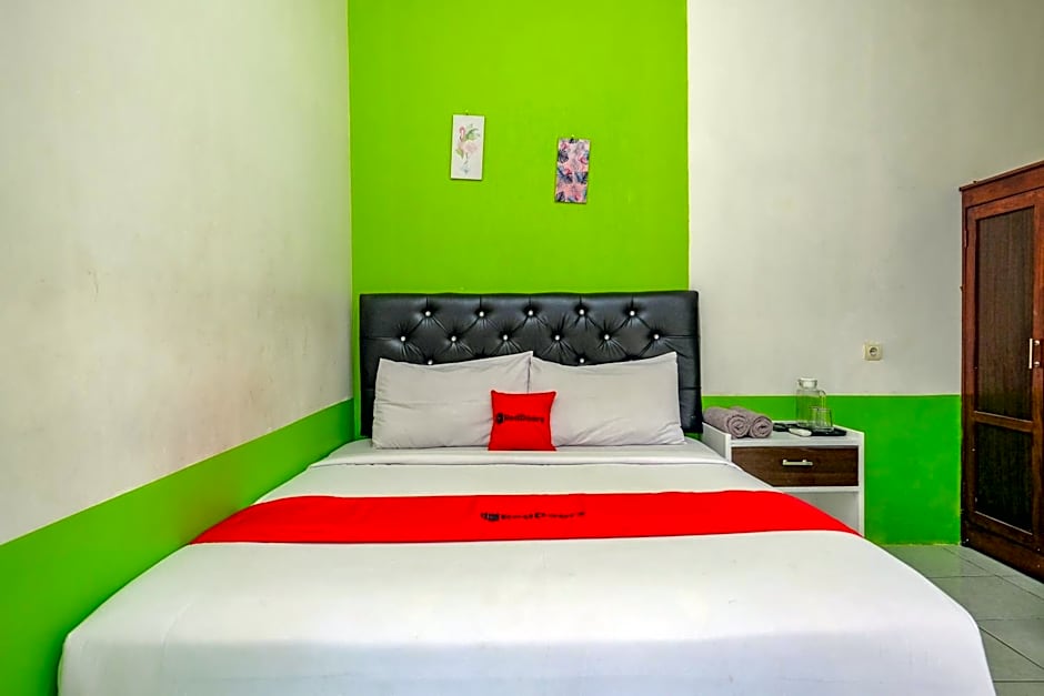 RedDoorz Syariah at Sakinah Family Tulungagung