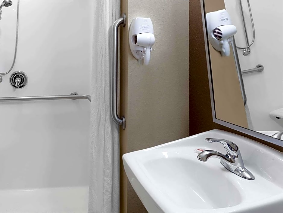 Microtel Inn & Suites by Wyndham Columbia